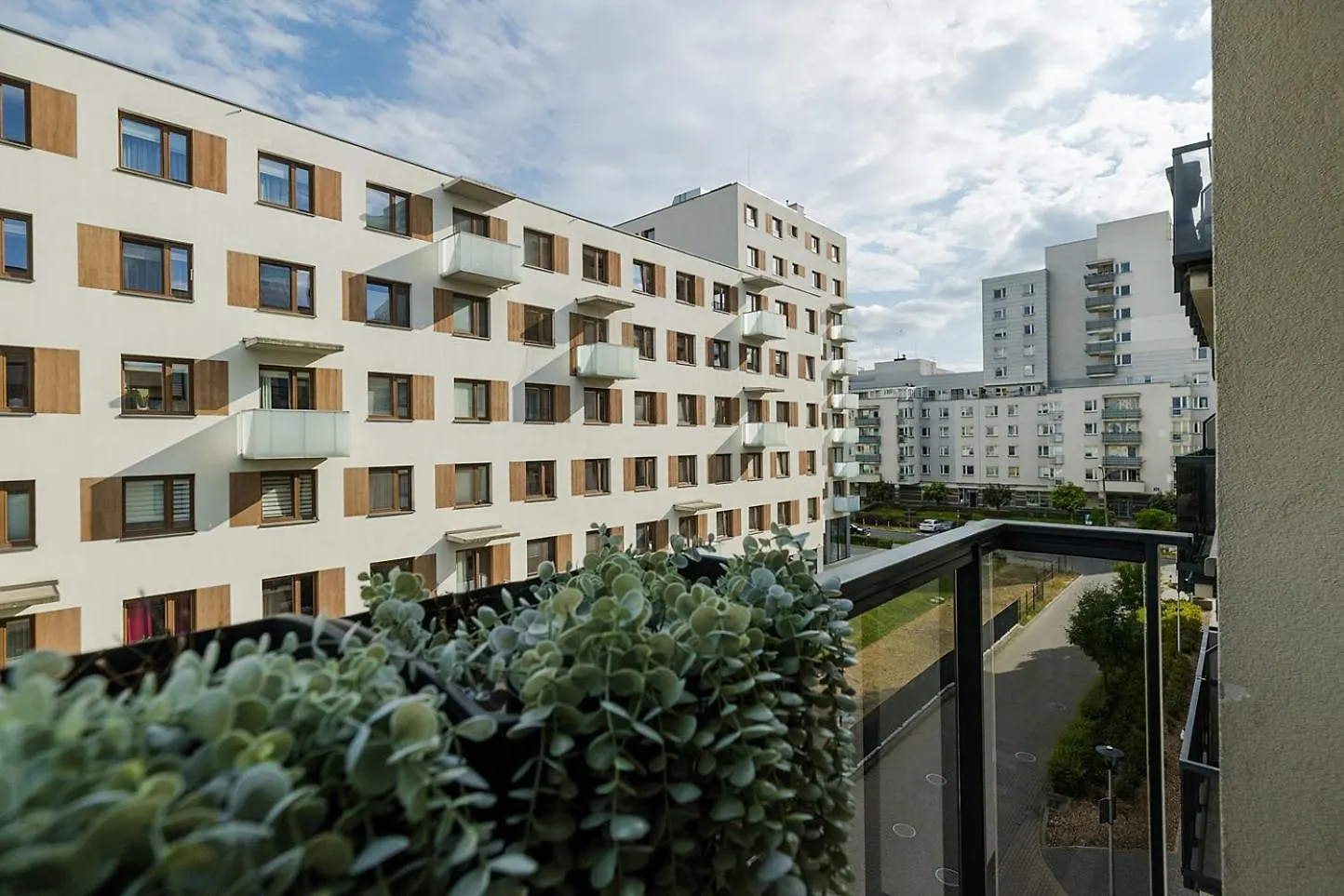 Lanciego - Przytulny Apartament Z Osobna Sypialna, Balkon, Wi-Fi, Natolin, Ursynow Warsaw